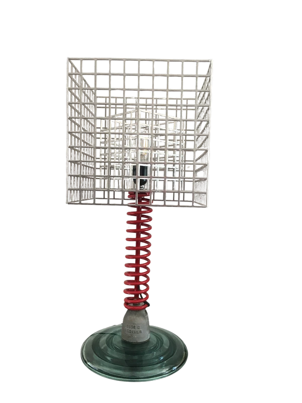 Luminaire 5 Lampe rouge ressort et grille - Socle isolateur EDF - ressort amortisseur auto - abat jour grille ajourée