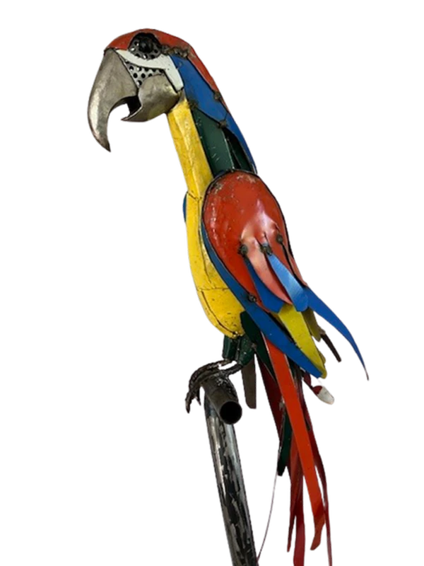 Perroquet 1 sur socle Perroquet - Réalisé en tôle de fûts d'huile. Socle tube et roue ancienne - H 100 (avec pied)